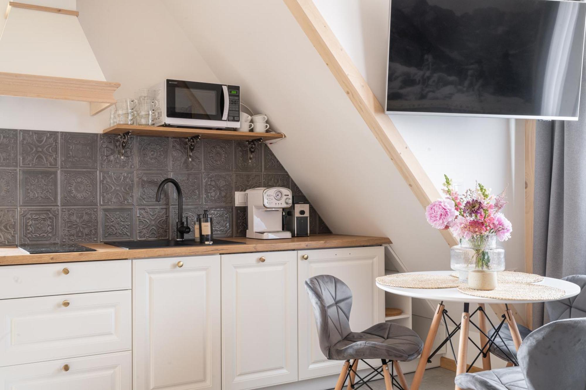 Studio Apartment