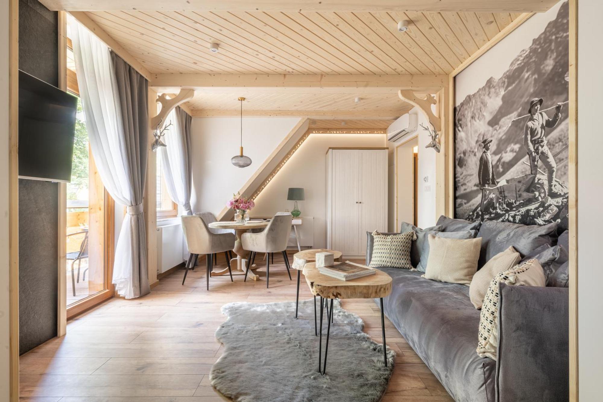 Deluxe Apartment
